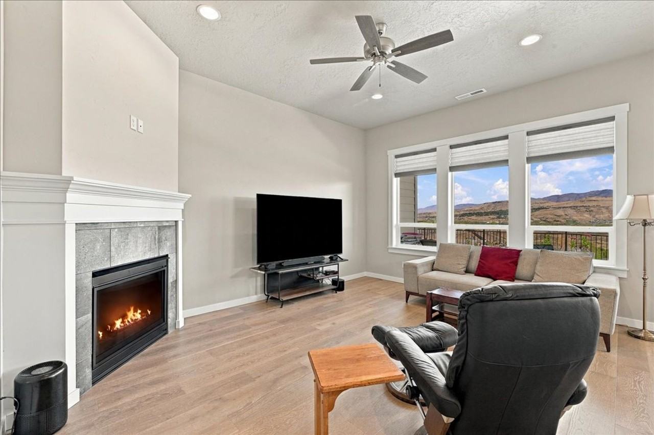 2328 E Danzee Dr - Photo 4 of 26