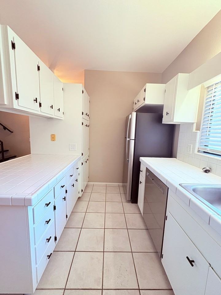 5106 Griffin Oaks Ln - Photo 5 of 15