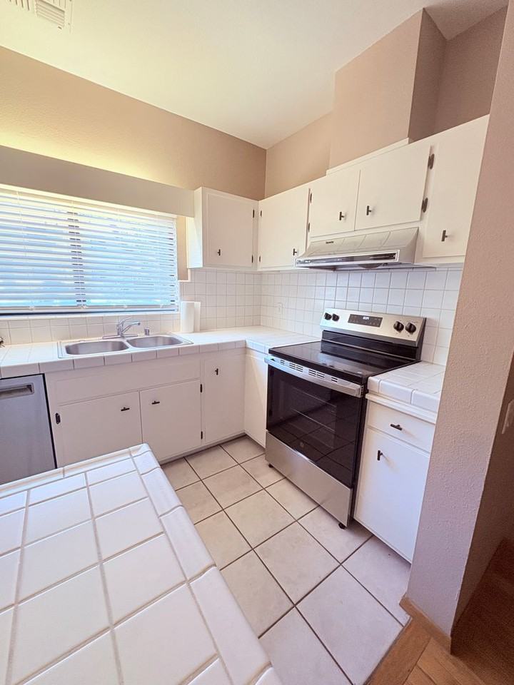 5106 Griffin Oaks Ln - Photo 6 of 15