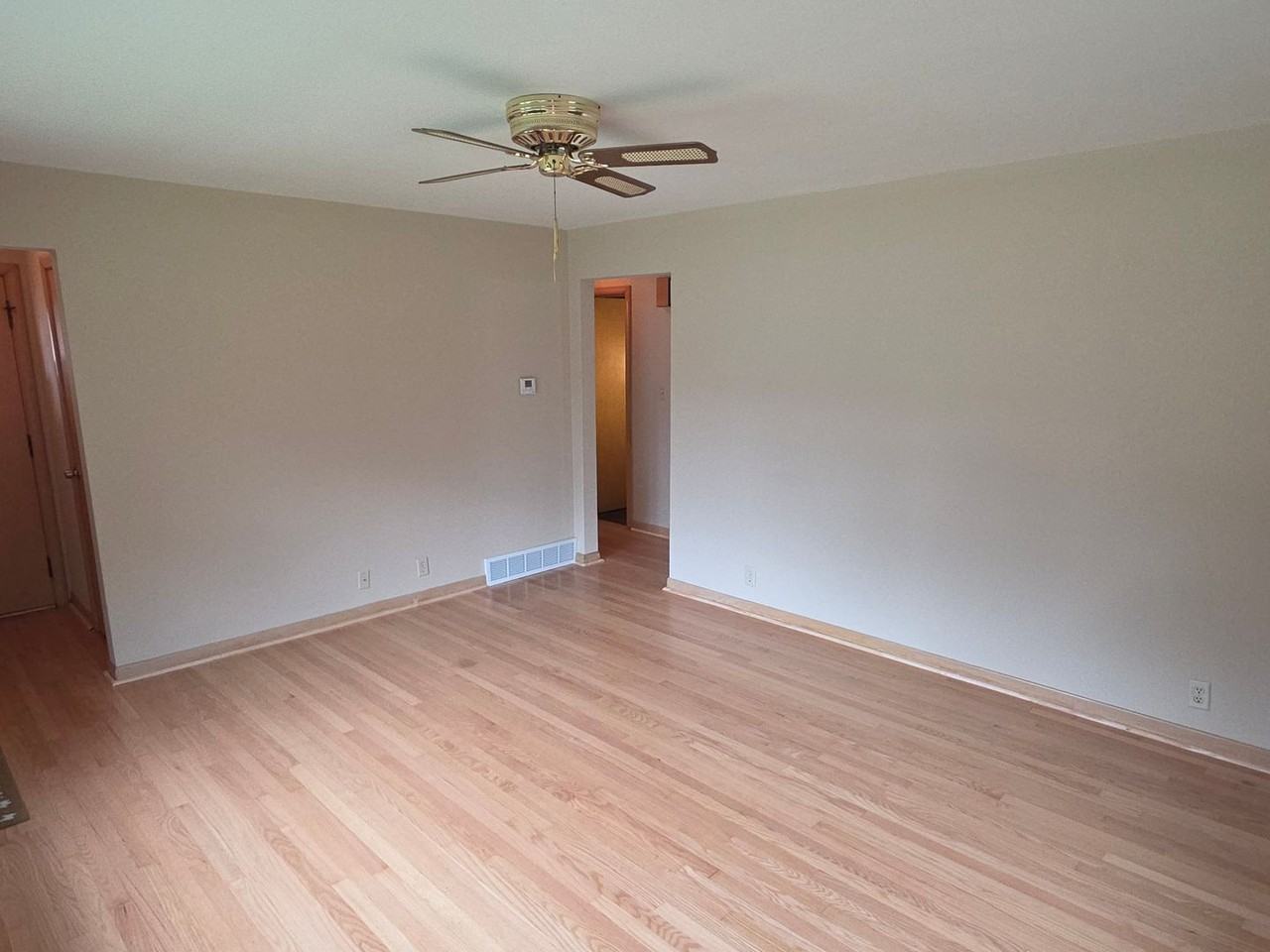 7815 42nd Ave - Photo 6 of 48