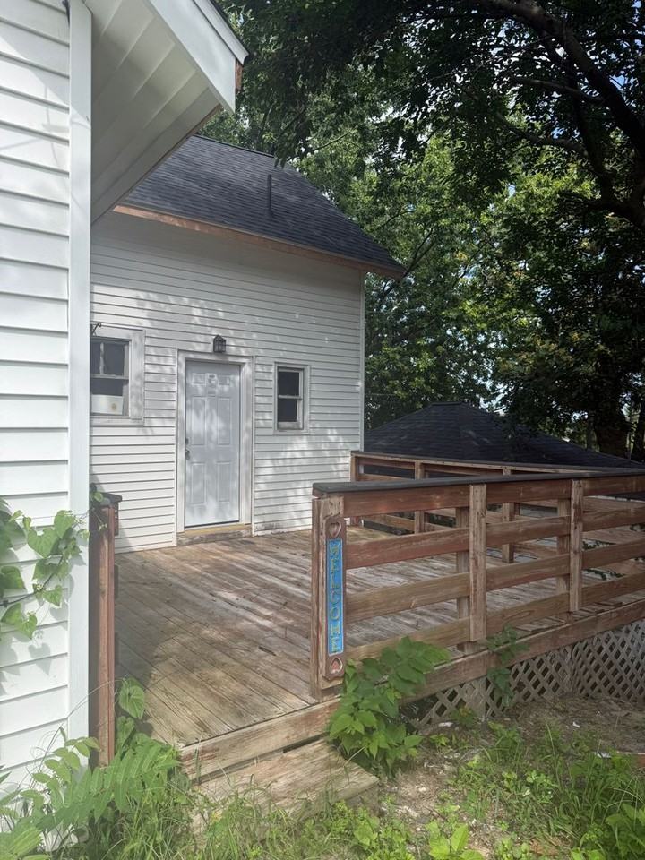 1718 Rainey St - Photo 3 of 17