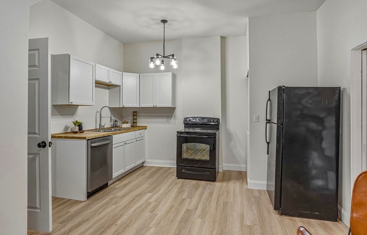 170 Pope St - Photo 6 of 17