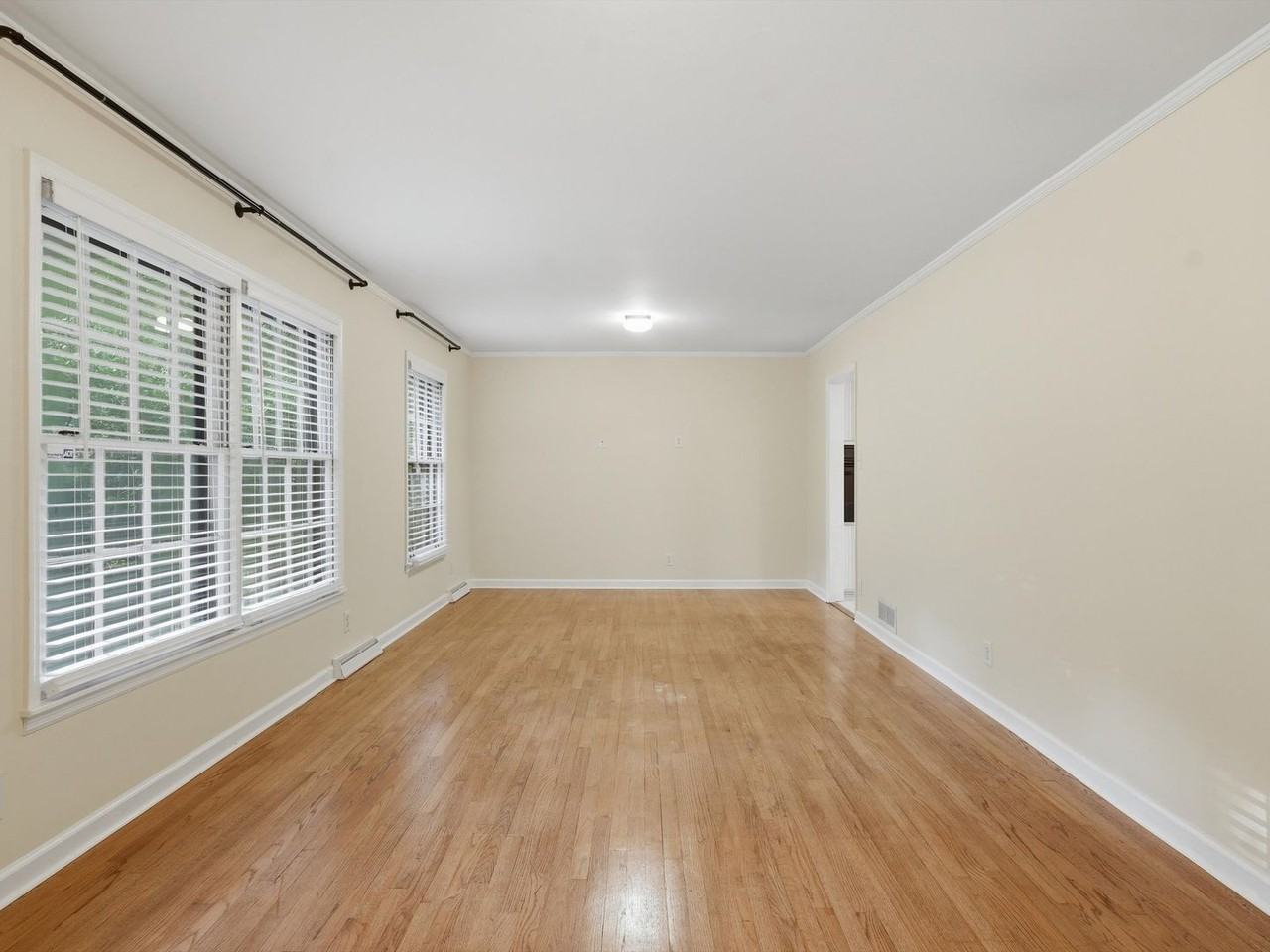 4006 Devon St Se - Photo 5 of 24