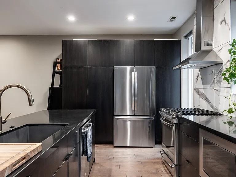 826 S West Temple - Photo 5 of 19