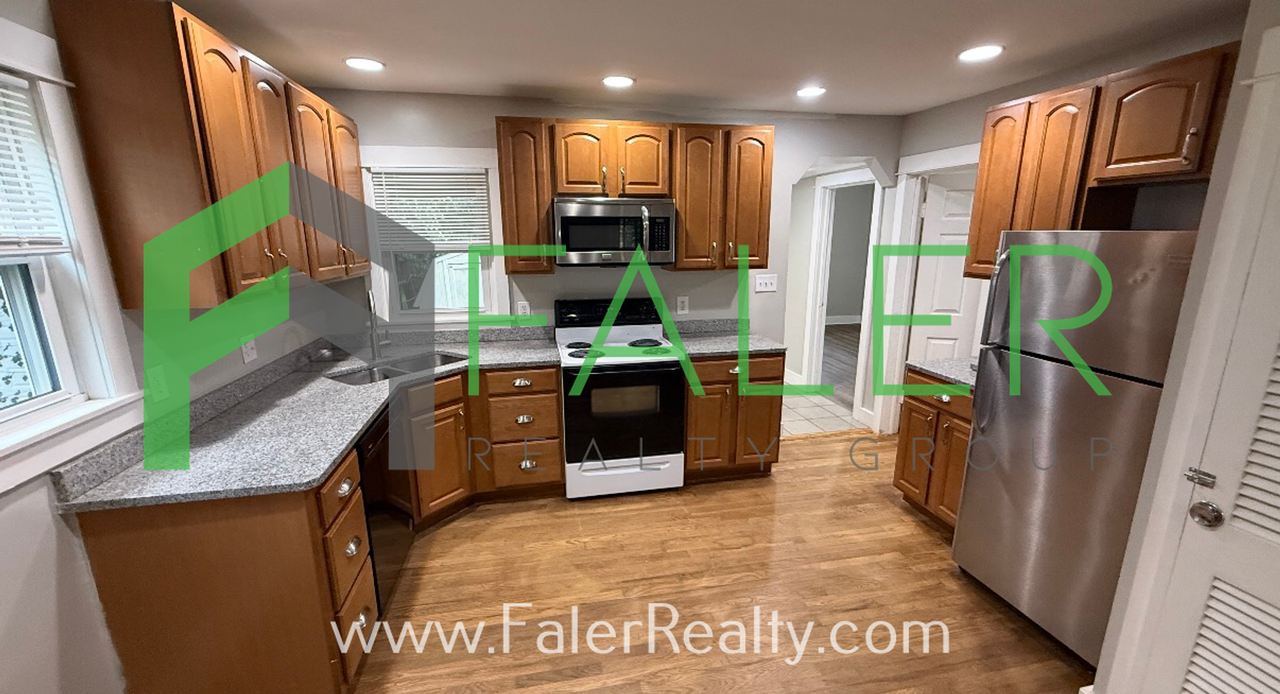 3015 Dwight Ave - Photo 6 of 18