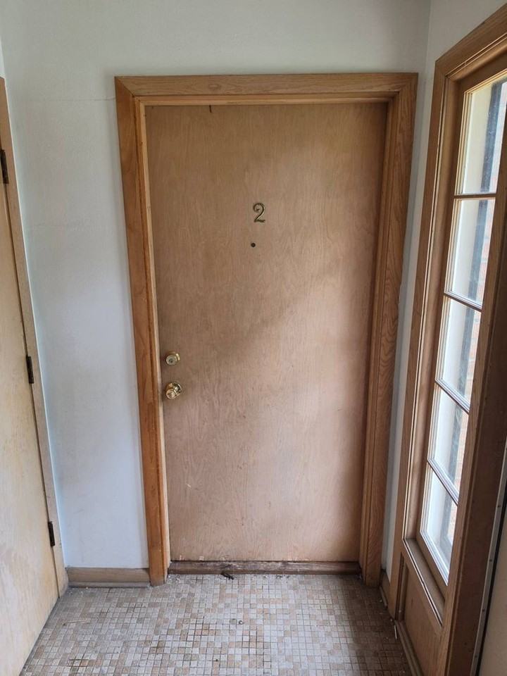 6718 W Warnimont Ave - Photo 7 of 14
