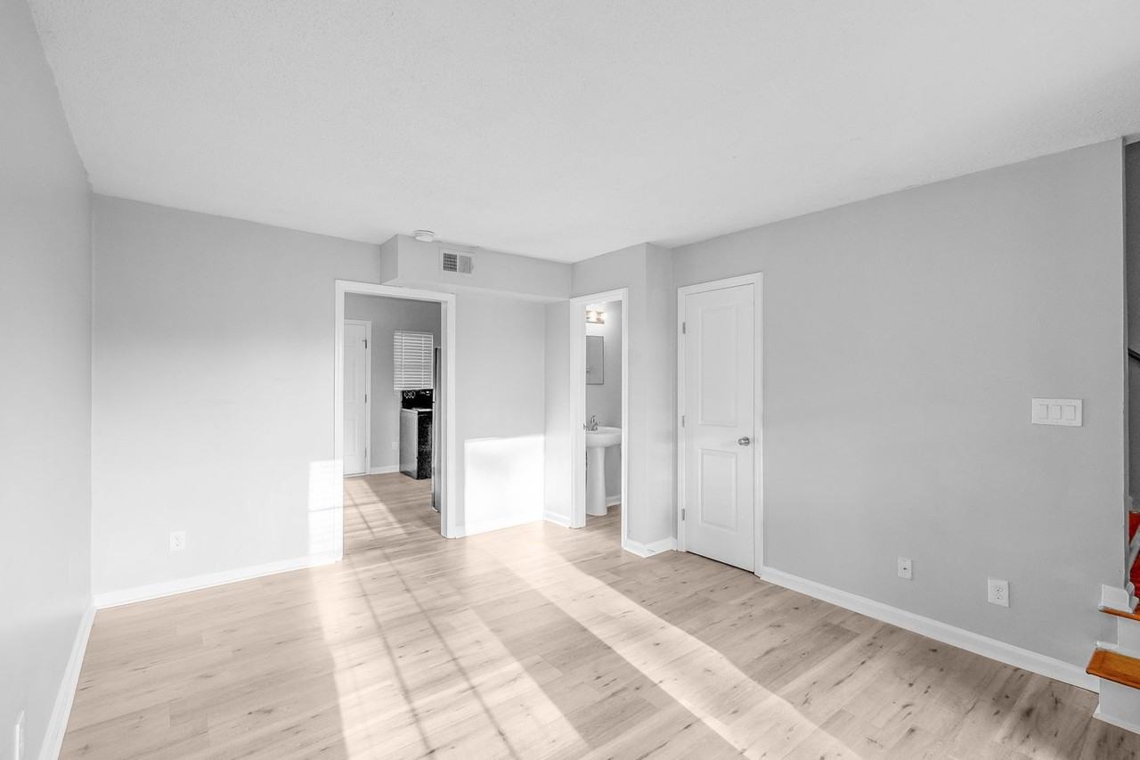 4401 Hovis Rd #6 - Photo 3 of 16