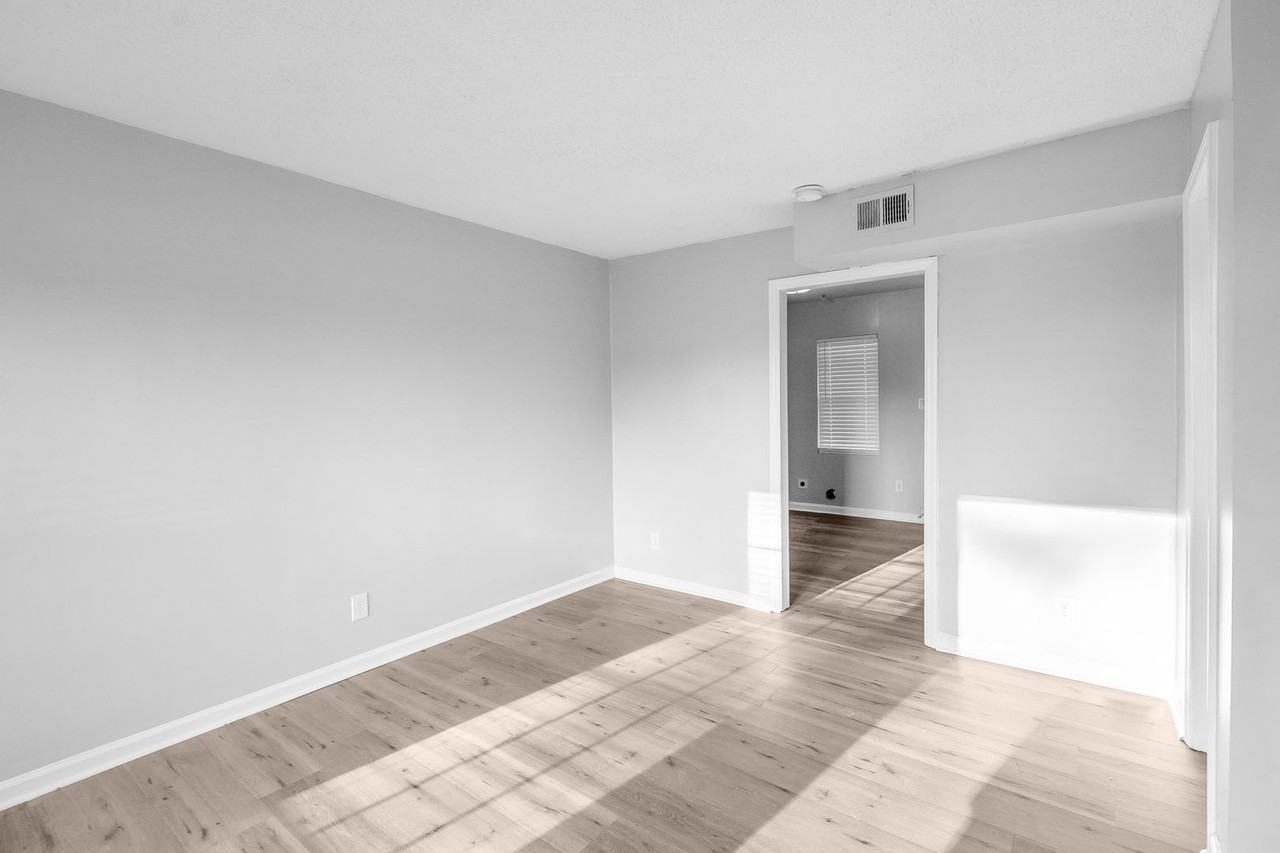 4401 Hovis Rd #6 - Photo 4 of 16