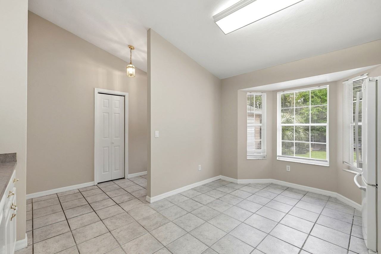 2902 Nw 104th Ct - Photo 3 of 27