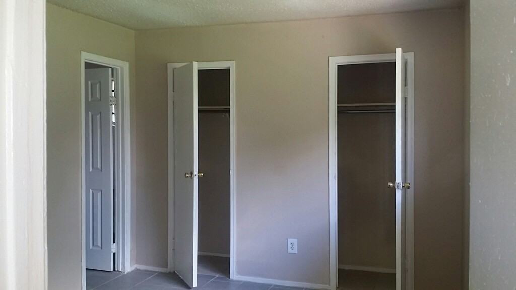 12710 Redfern Dr - Photo 4 of 10