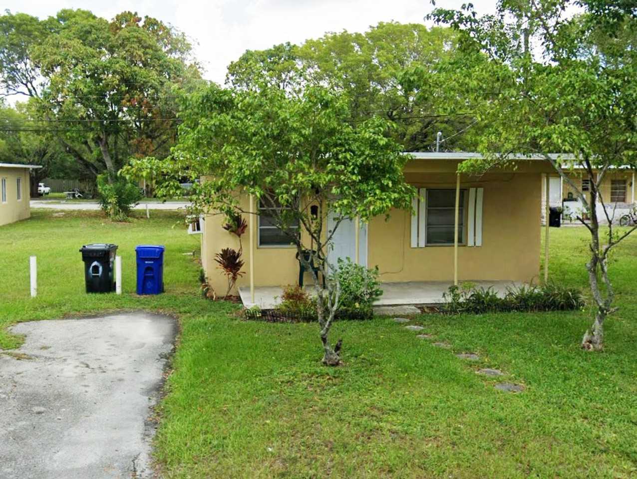 1301 Nw 3rd Ct - Photo 2 of 2