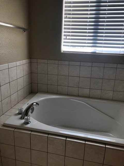 513 Desmet Dr - Photo 4 of 32