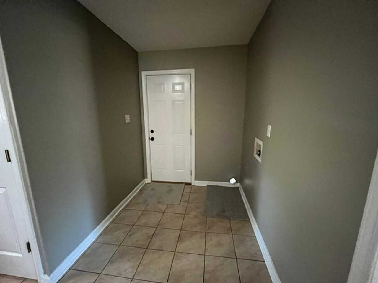 5189 Haynes Dr - Photo 4 of 10