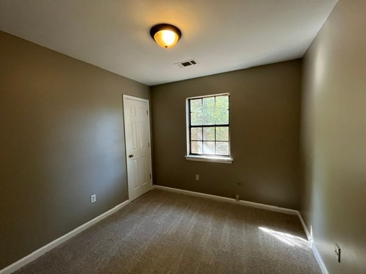 5189 Haynes Dr - Photo 5 of 10