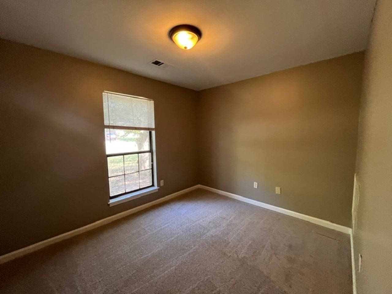 5189 Haynes Dr - Photo 6 of 10
