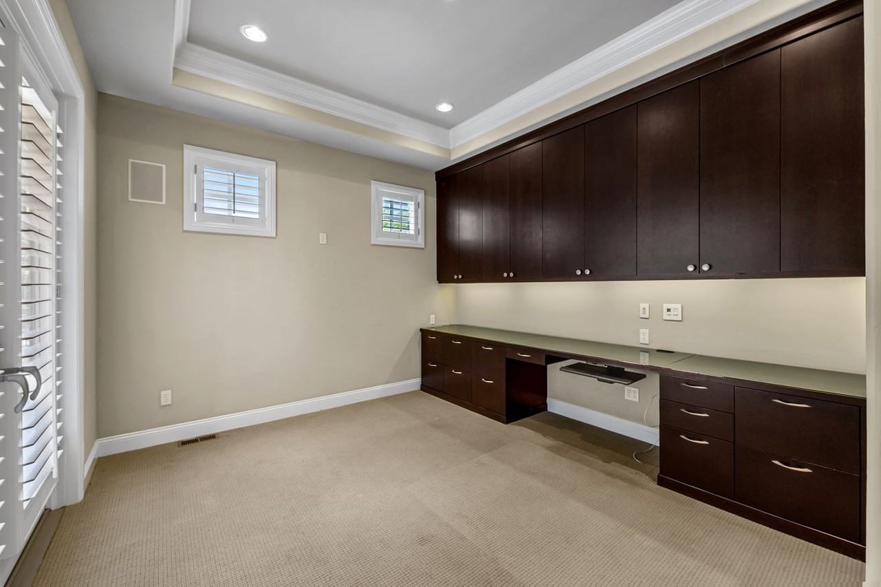 11 Sommerset Cir - Photo 3 of 20