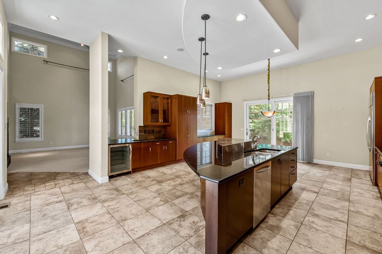 11 Sommerset Cir - Photo 6 of 20