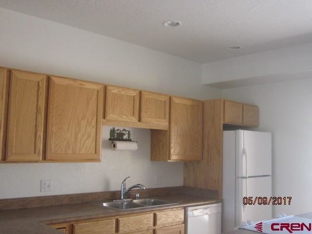176 N 14th St #2 - Photo 3 of 7