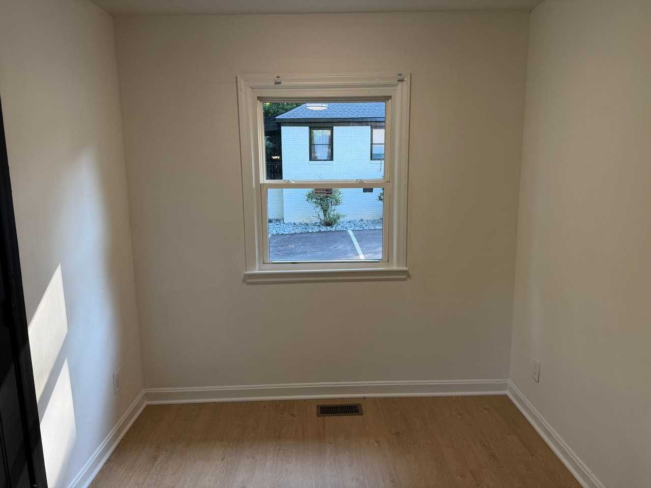 1522 Effingham Rd - Photo 6 of 8