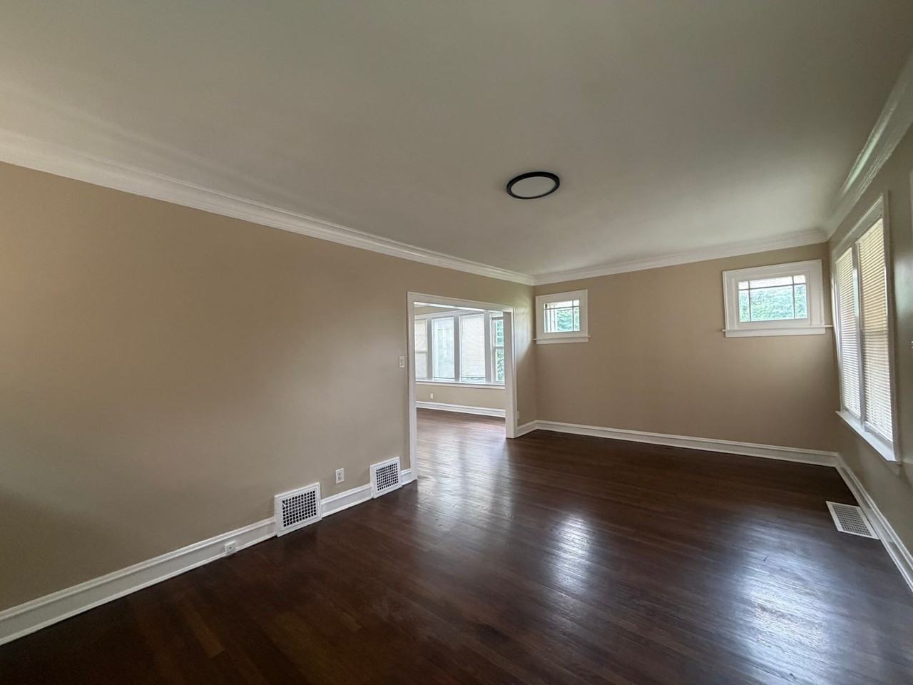 12479 S Wabash Ave - Photo 2 of 17