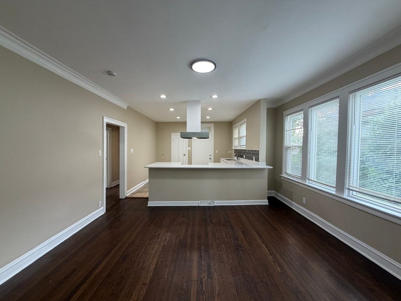 12479 S Wabash Ave - Photo 5 of 17