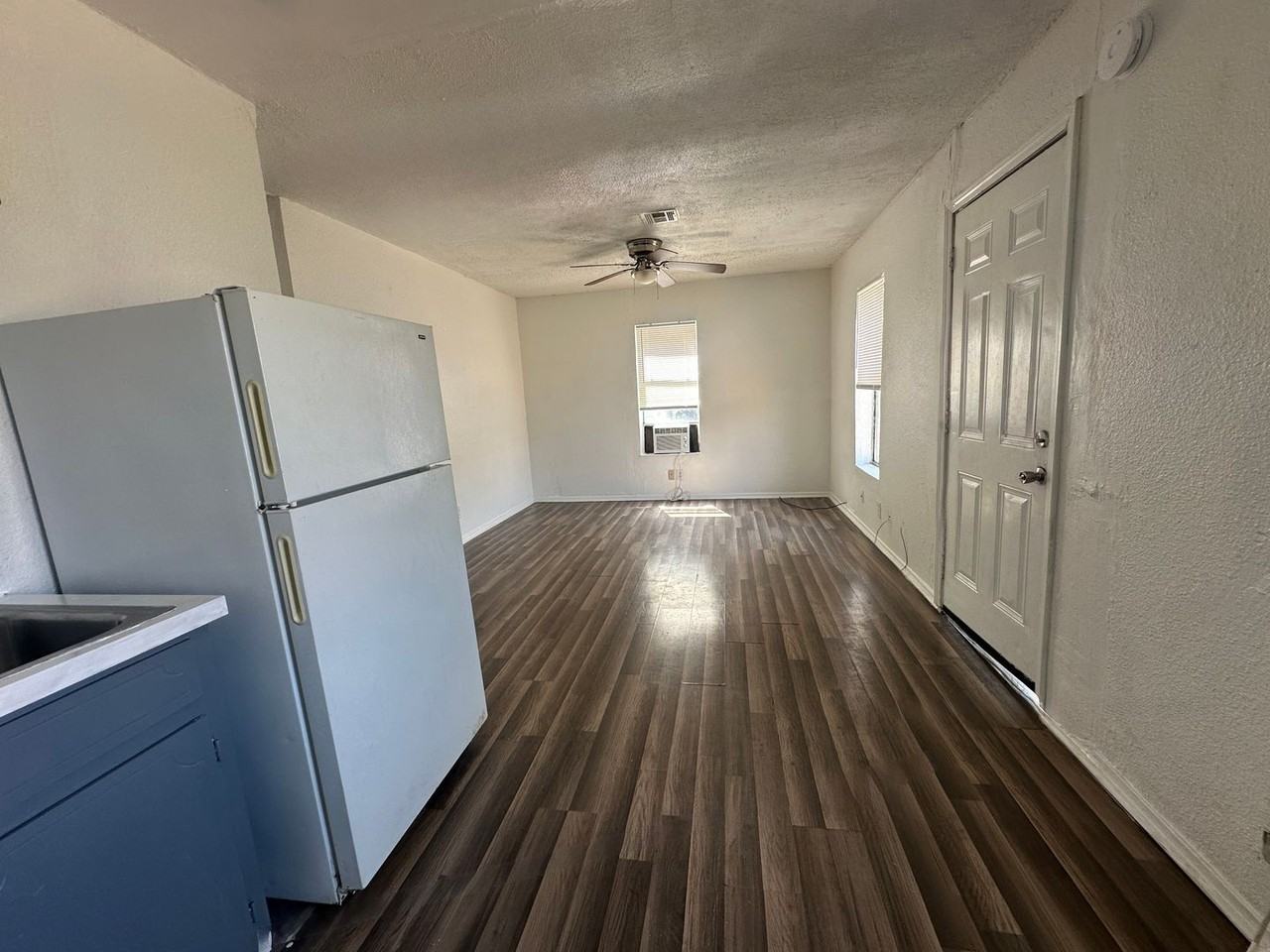 1312 N Gray St #B - Photo 6 of 15