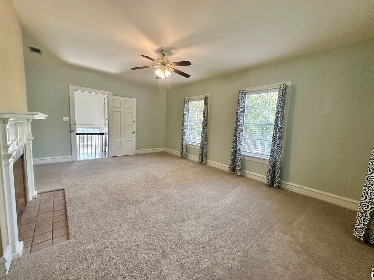 2222 Colcord Ave - Photo 3 of 15
