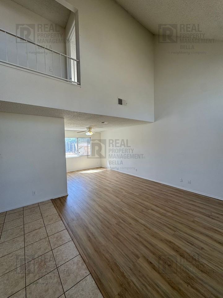 1330 Wrigley Ln - Photo 2 of 38