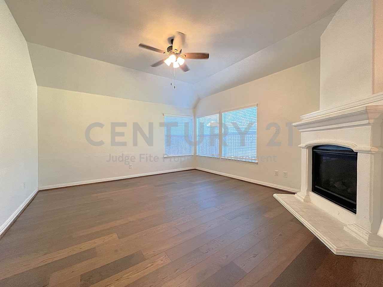 4120 Colina Ave - Photo 6 of 18