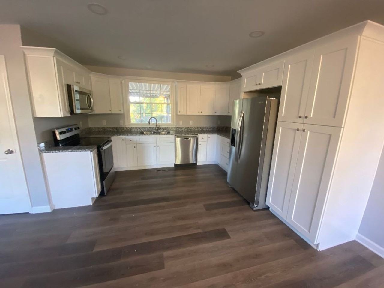 234 Wilowen Dr - Photo 4 of 16