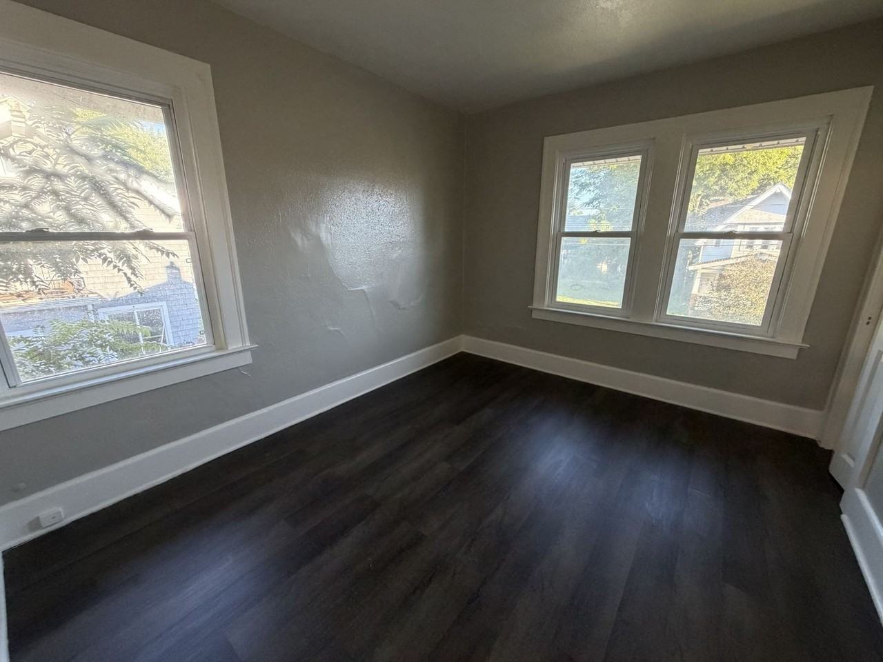1351 Berdan Ave - Photo 7 of 12