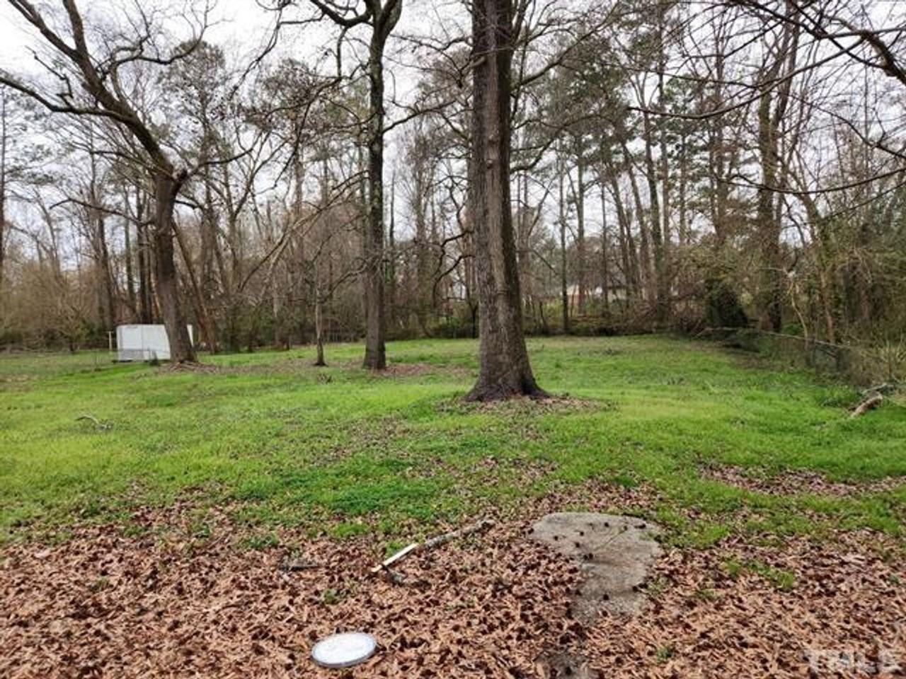 520 Dacian Rd - Photo 2 of 17