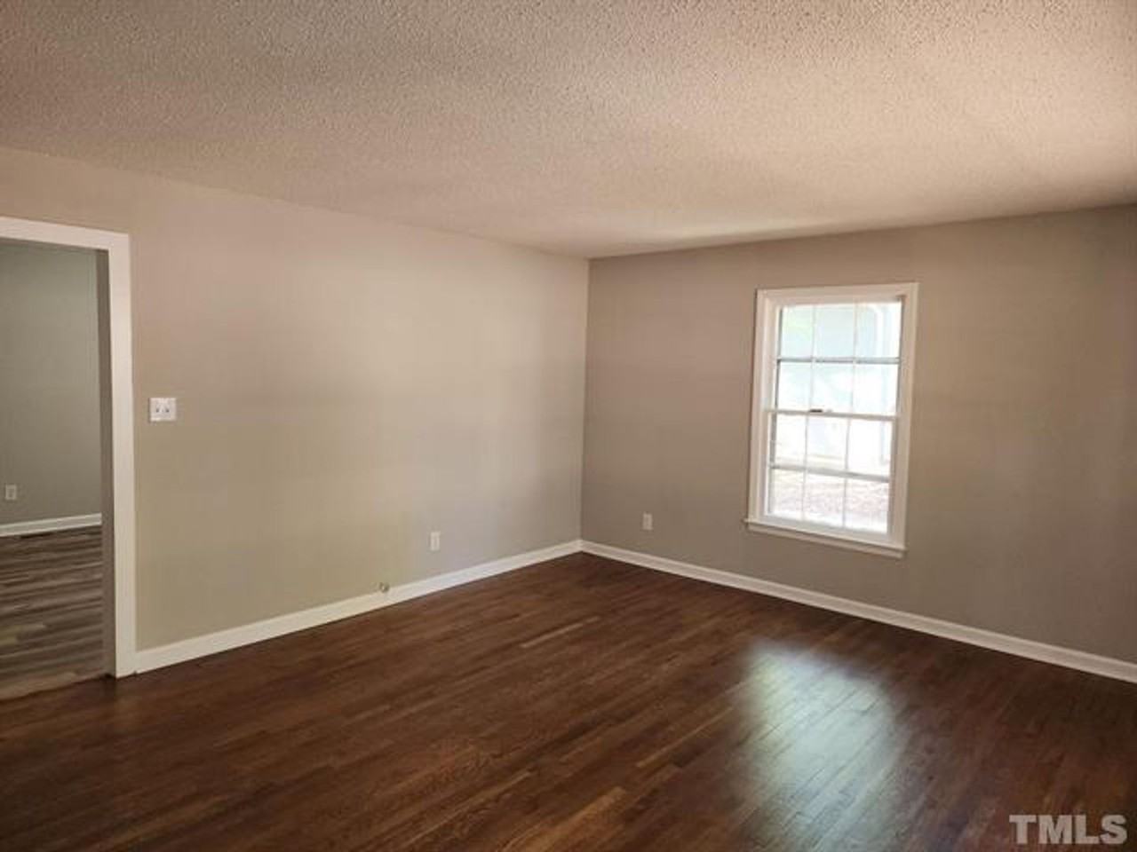 520 Dacian Rd - Photo 5 of 17