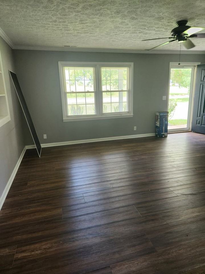 544 Lexington Dr - Photo 3 of 13
