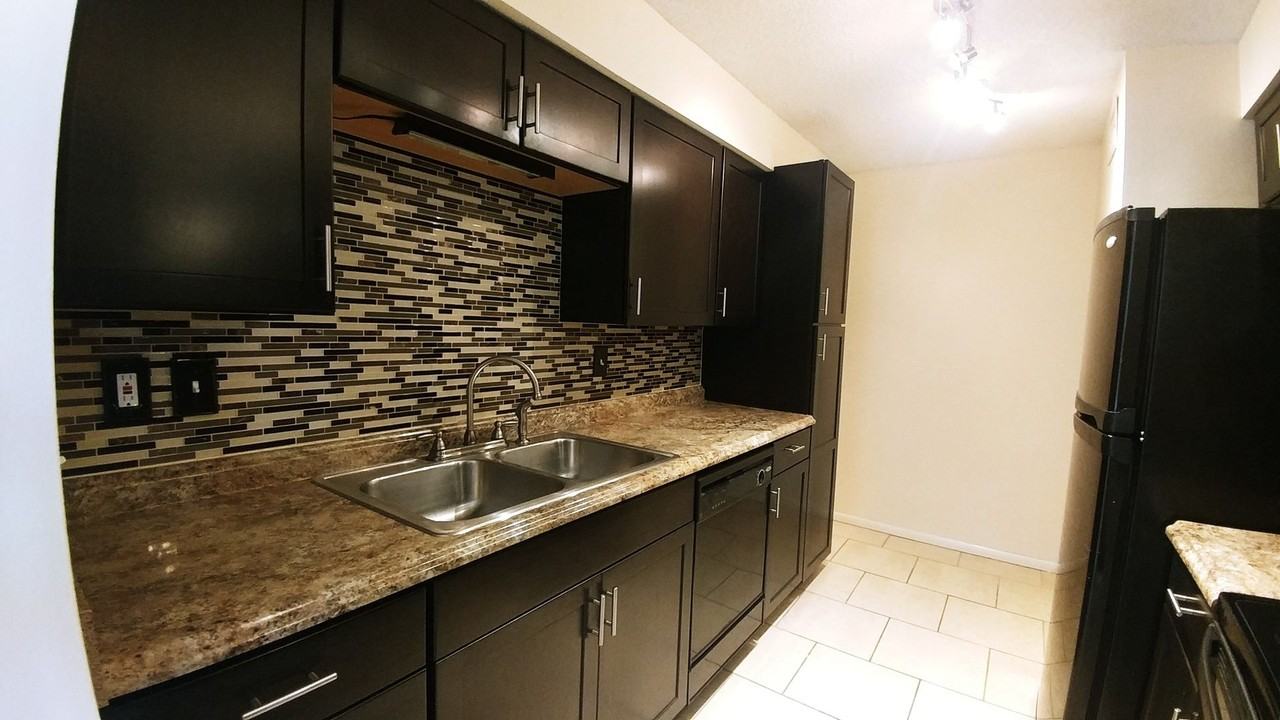 518 Orange Dr - Photo 3 of 20