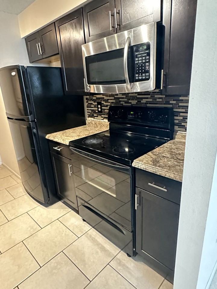 518 Orange Dr - Photo 6 of 20