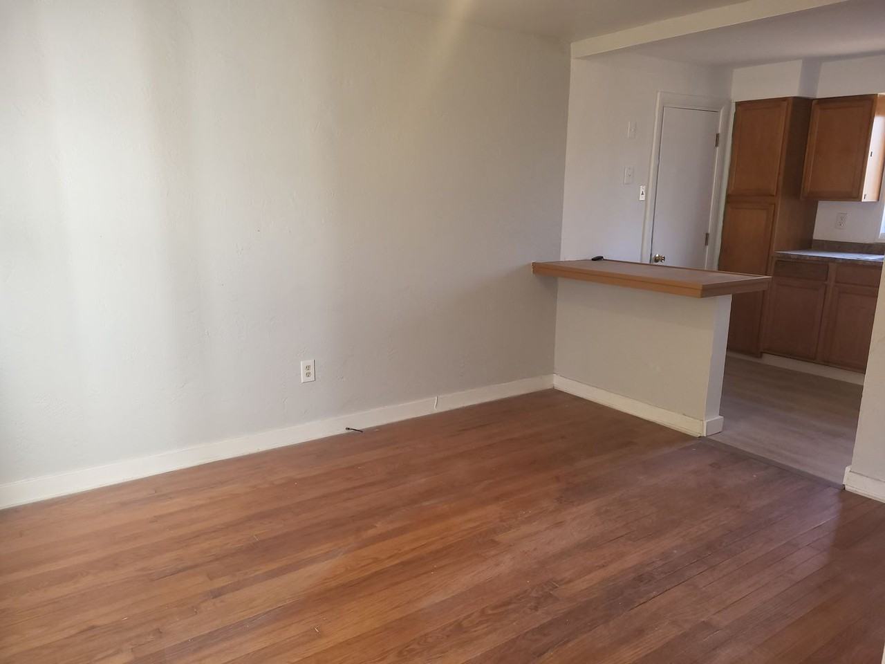 1541 Sylvan Ter - Photo 5 of 19