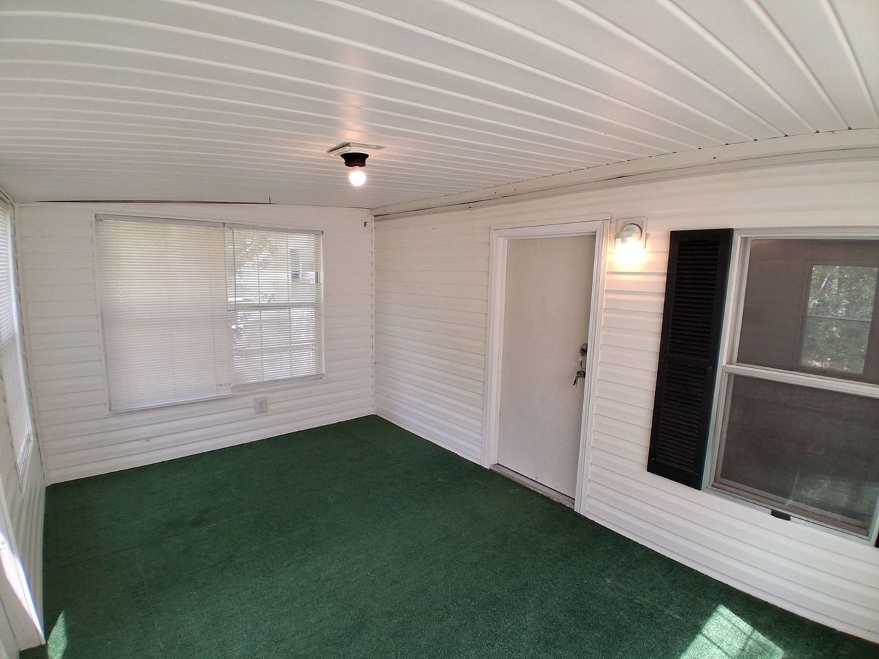 319 Alexandria Hwy - Photo 3 of 28