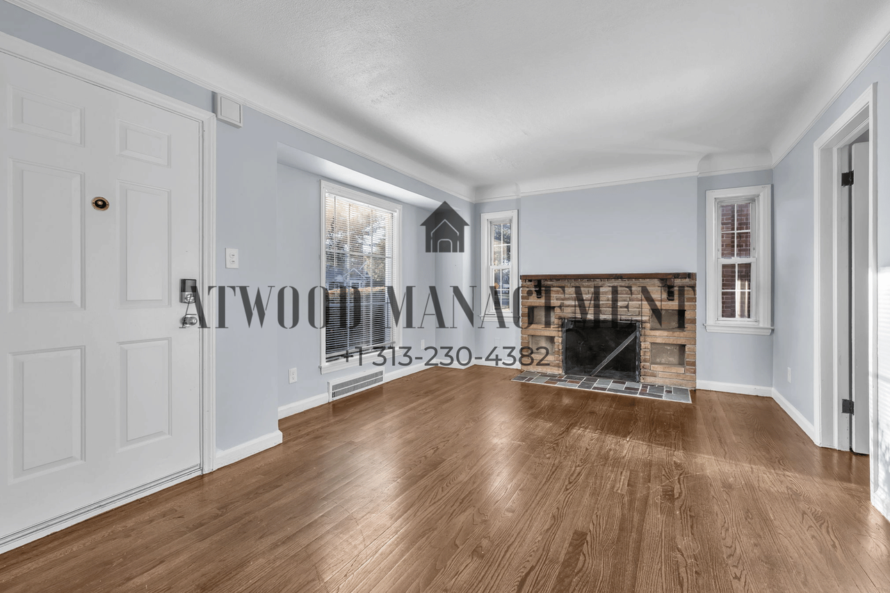 9257 Warwick St - Photo 2 of 23
