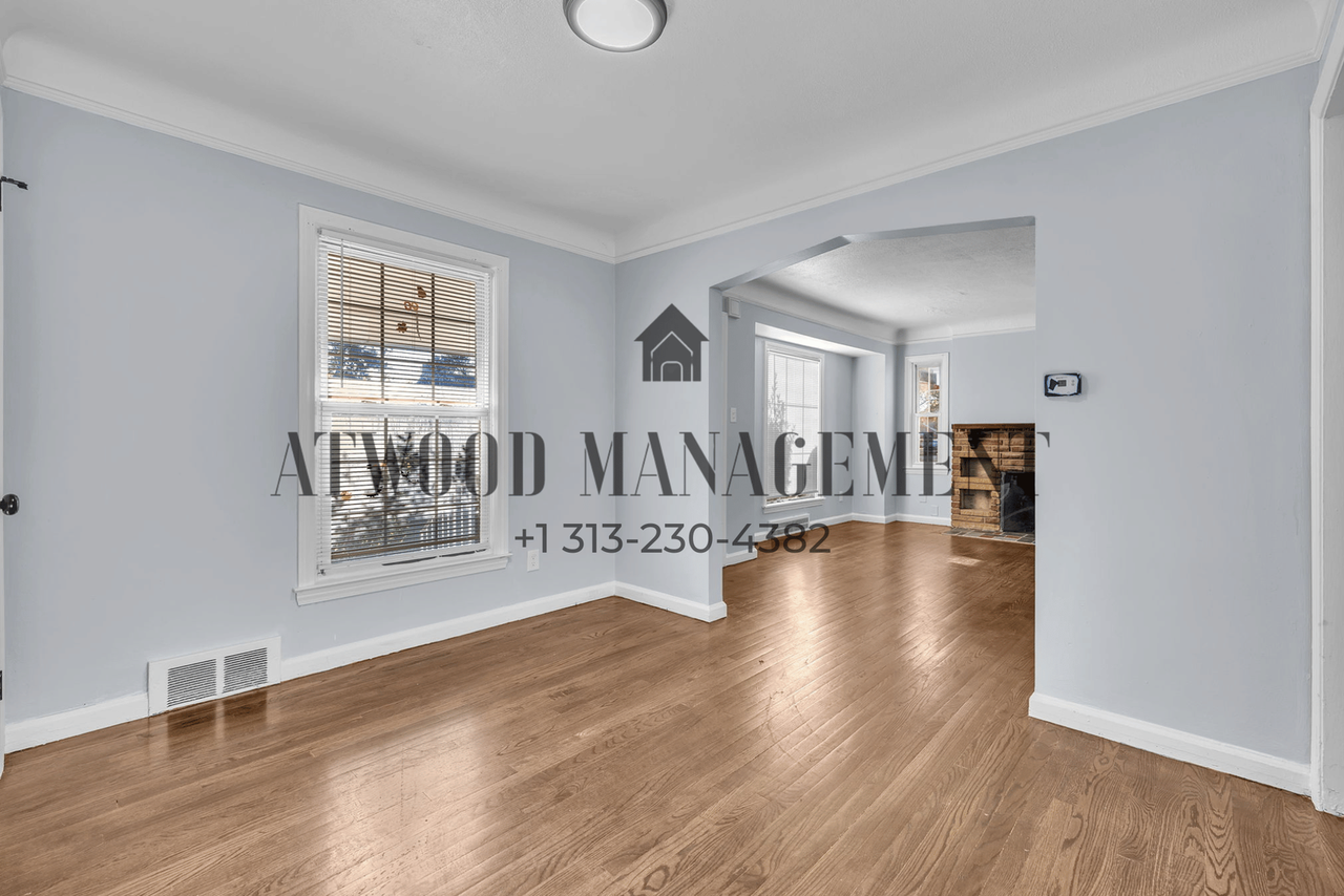 9257 Warwick St - Photo 3 of 23