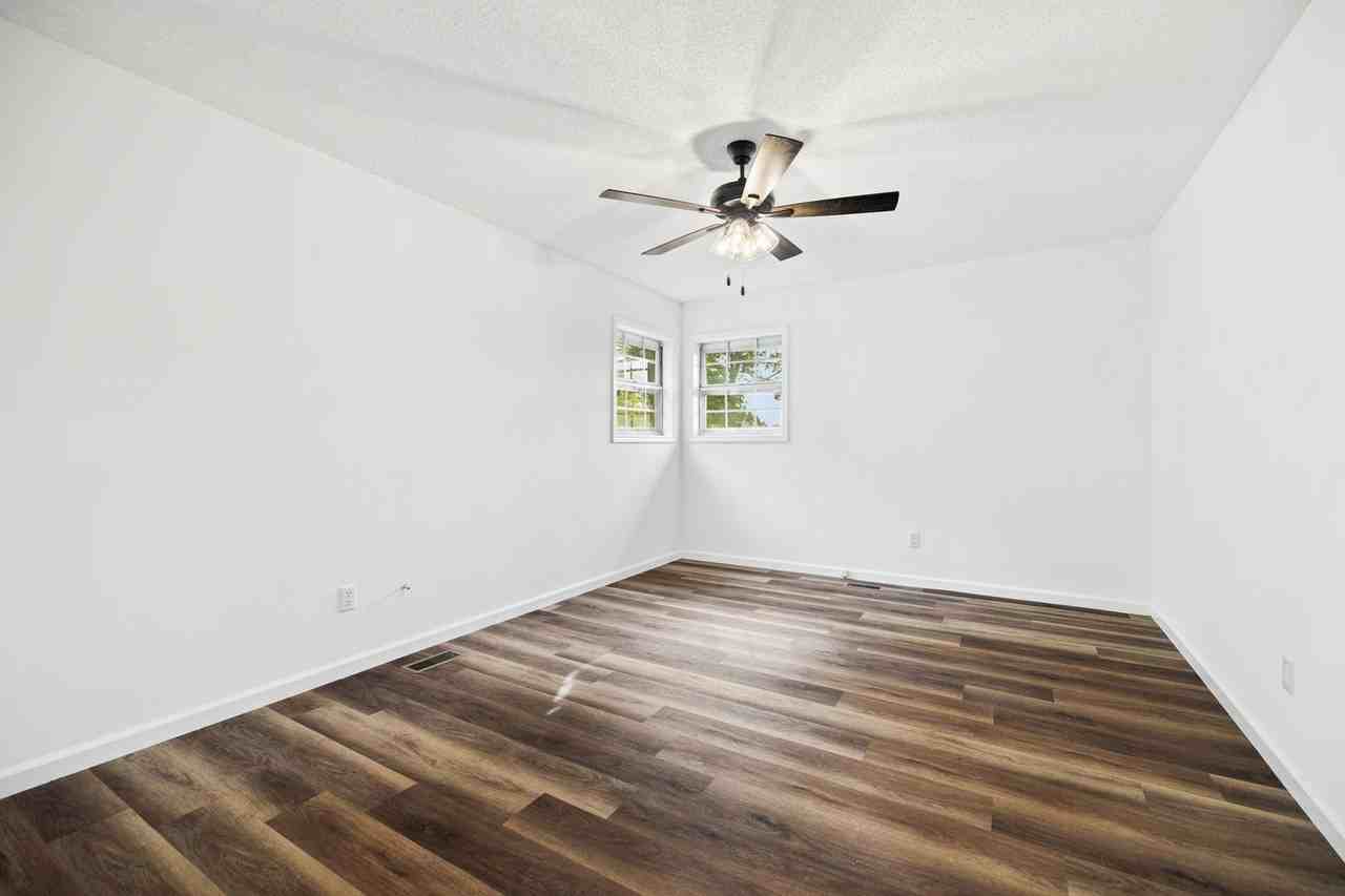 1317 Clover Ln - Photo 7 of 9