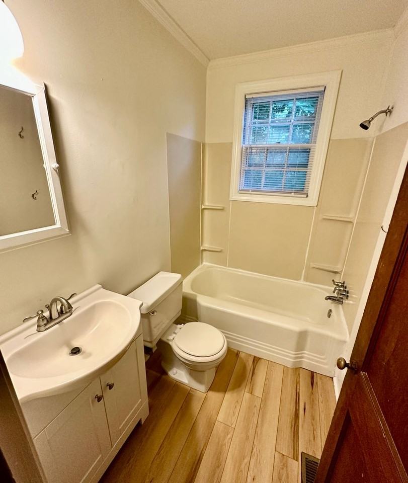 207 Friendly Ln #B - Photo 4 of 7