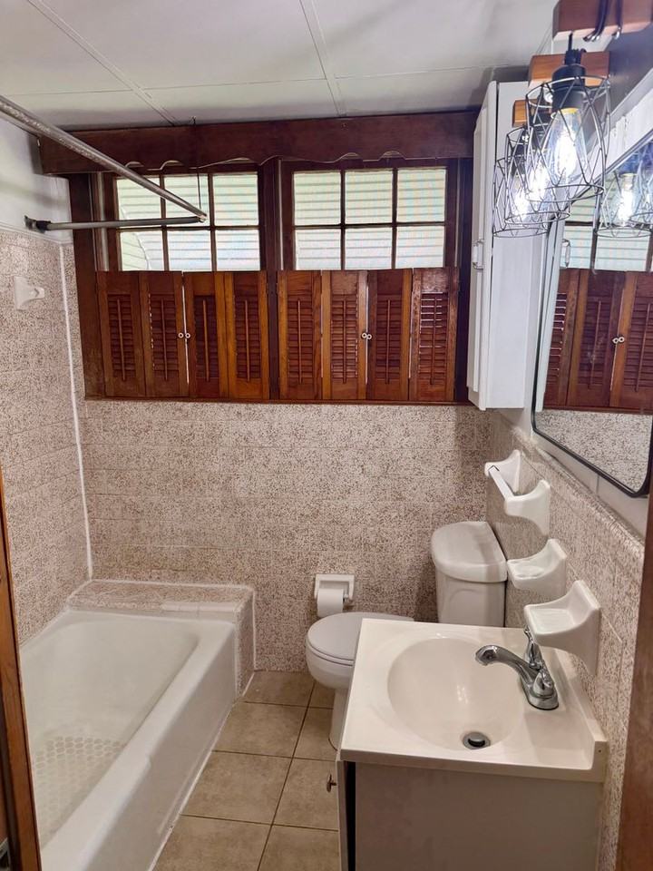 5608A Jasmine Ave - Photo 2 of 7