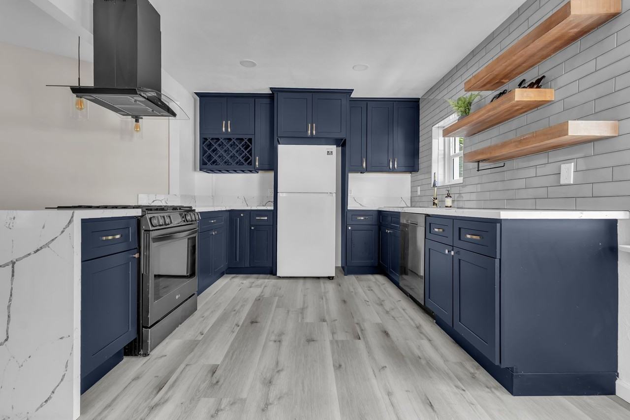 4510 Tourmaline St - Photo 5 of 28