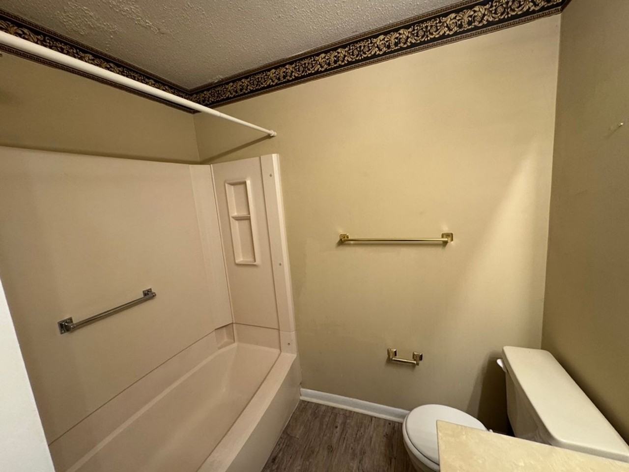 201 Bartonwood Ct - Photo 6 of 12