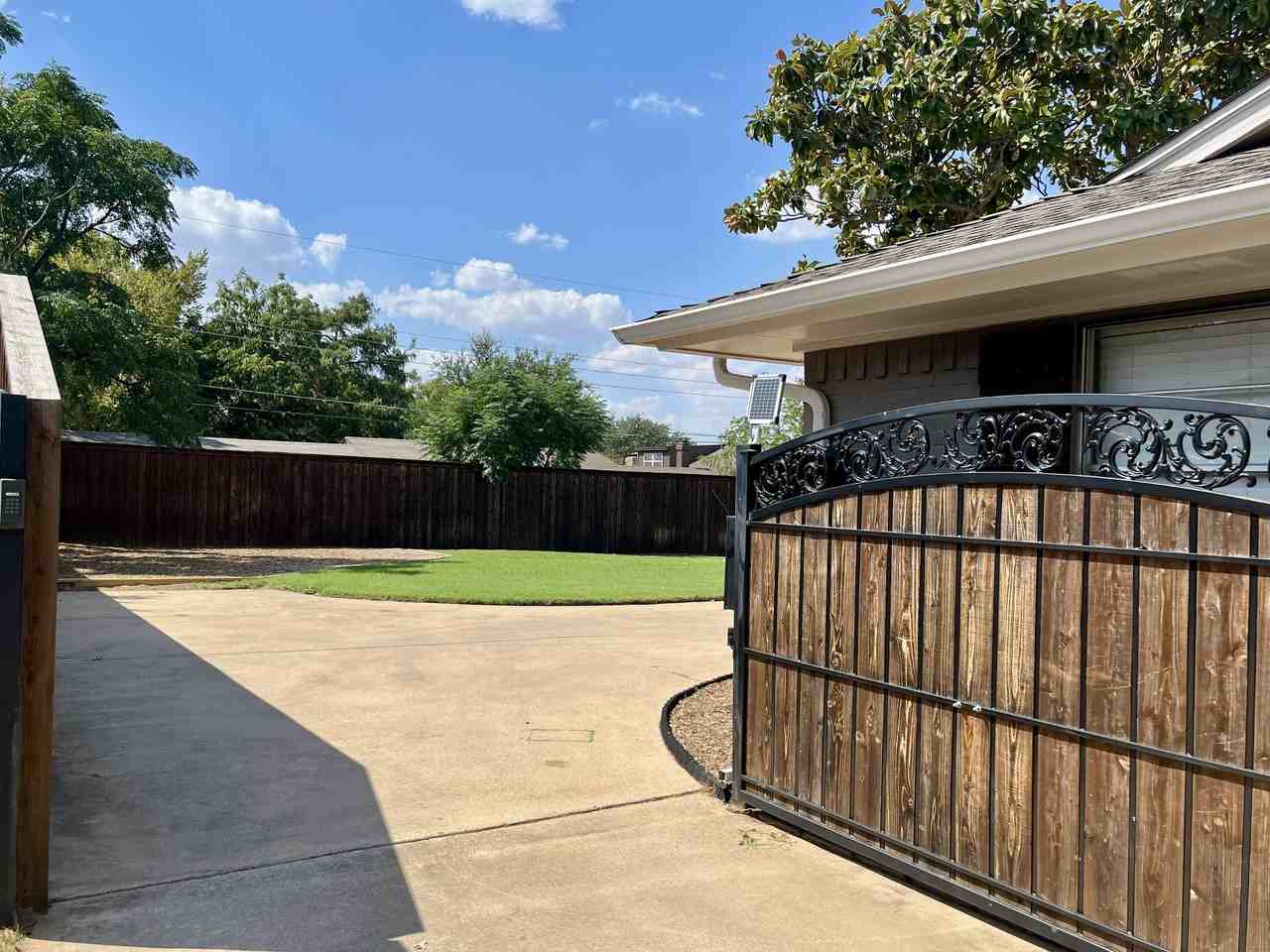 1902 Silver Leaf Dr #NA - Photo 3 of 32