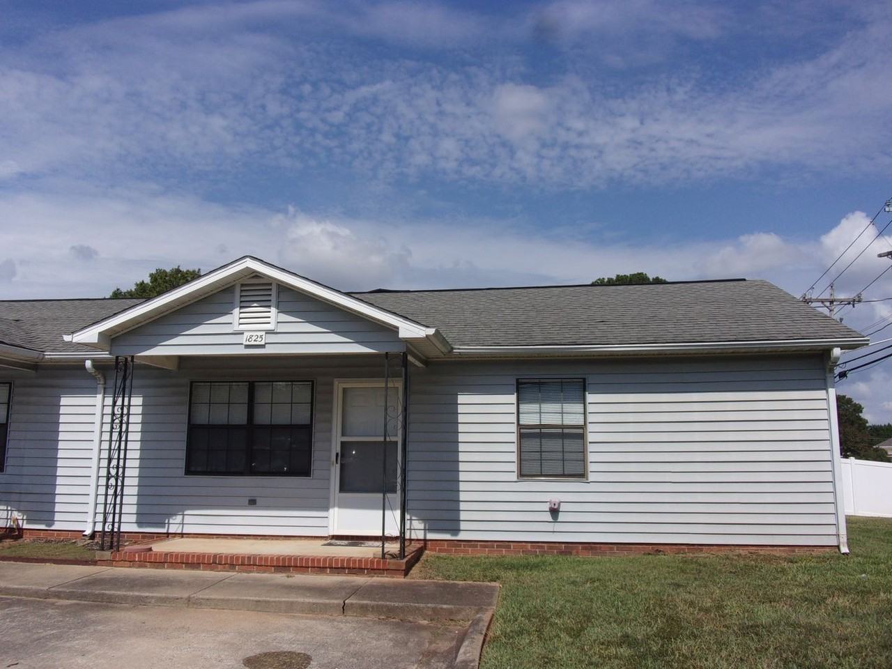 1825 India Hook Rd - Photo 2 of 12