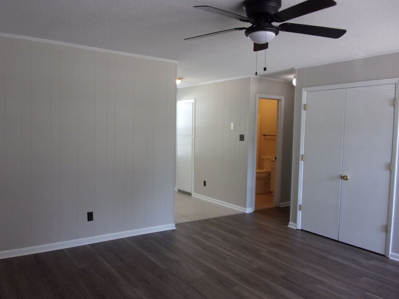 1825 India Hook Rd - Photo 5 of 12