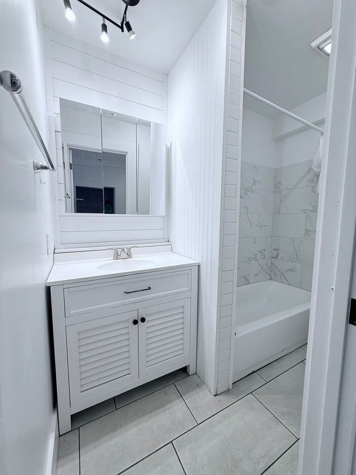 1339 13th St W - Photo 5 of 8