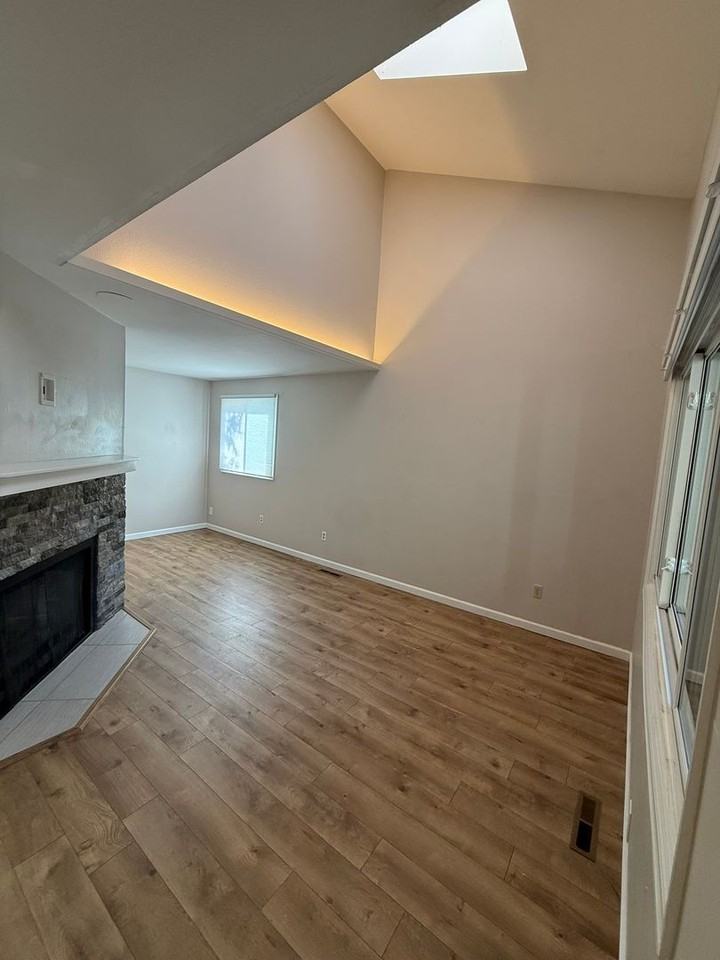 1535 Harrison Ave - Photo 2 of 25